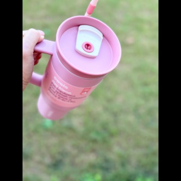 Brand new,  Owala Rosy dreams FreeSip 40oz Tumbler with Straw 2 in 1 - Picture 4 of 4